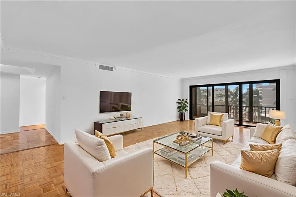 3430 Gulf Shore Blvd N 4j, Naples, FL 34103-7