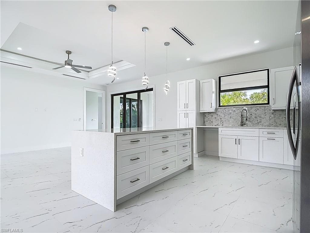 2707 36th Ave SE, Naples, FL 34117-15
