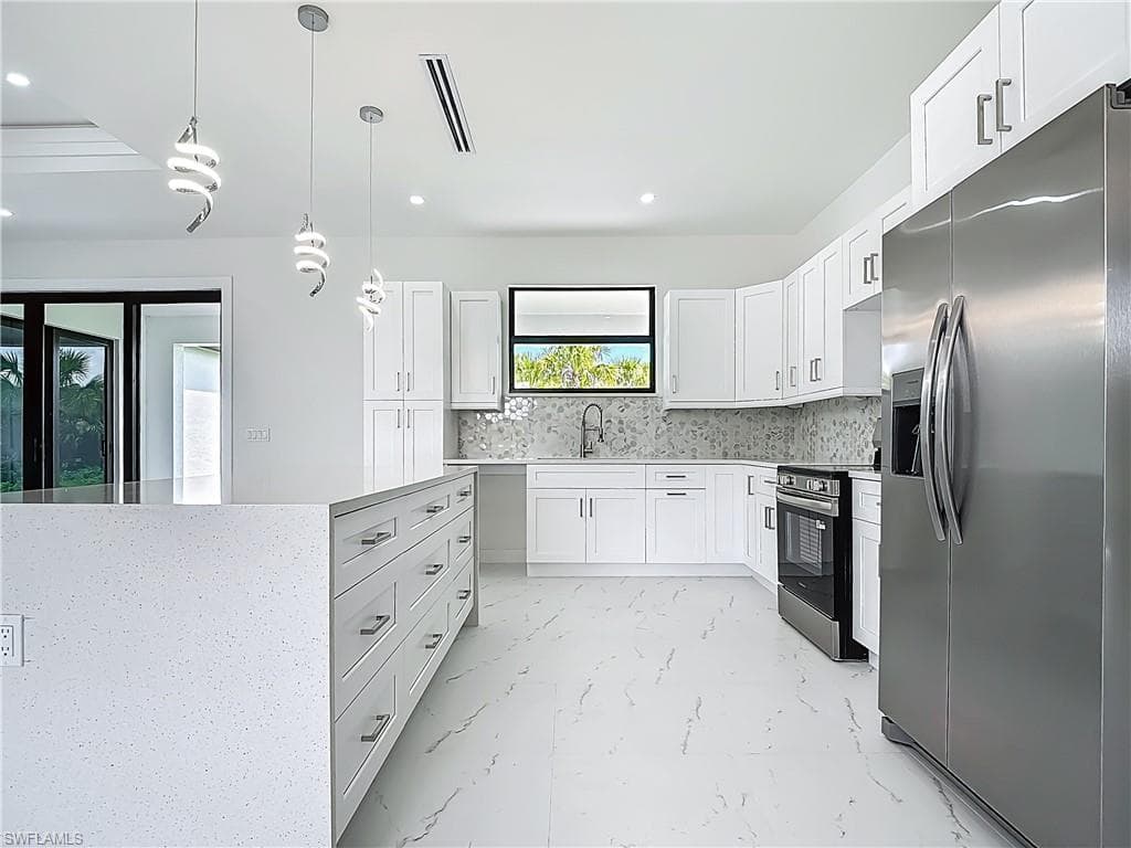 2707 36th Ave SE, Naples, FL 34117-17