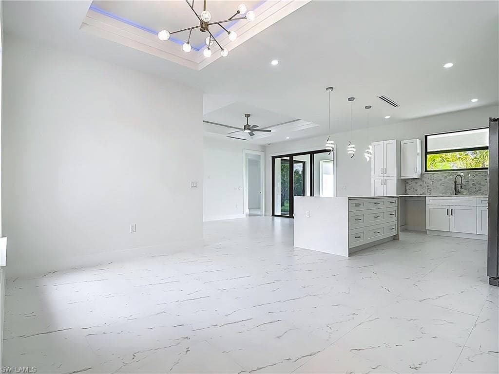 2707 36th Ave SE, Naples, FL 34117-24