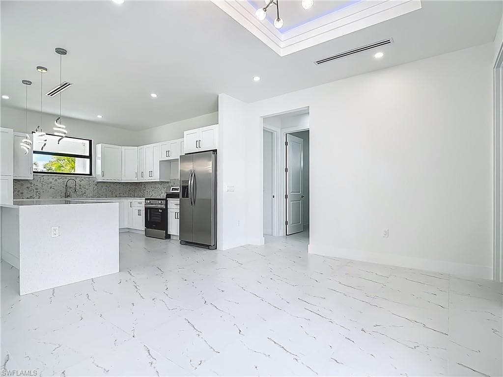 2707 36th Ave SE, Naples, FL 34117-25