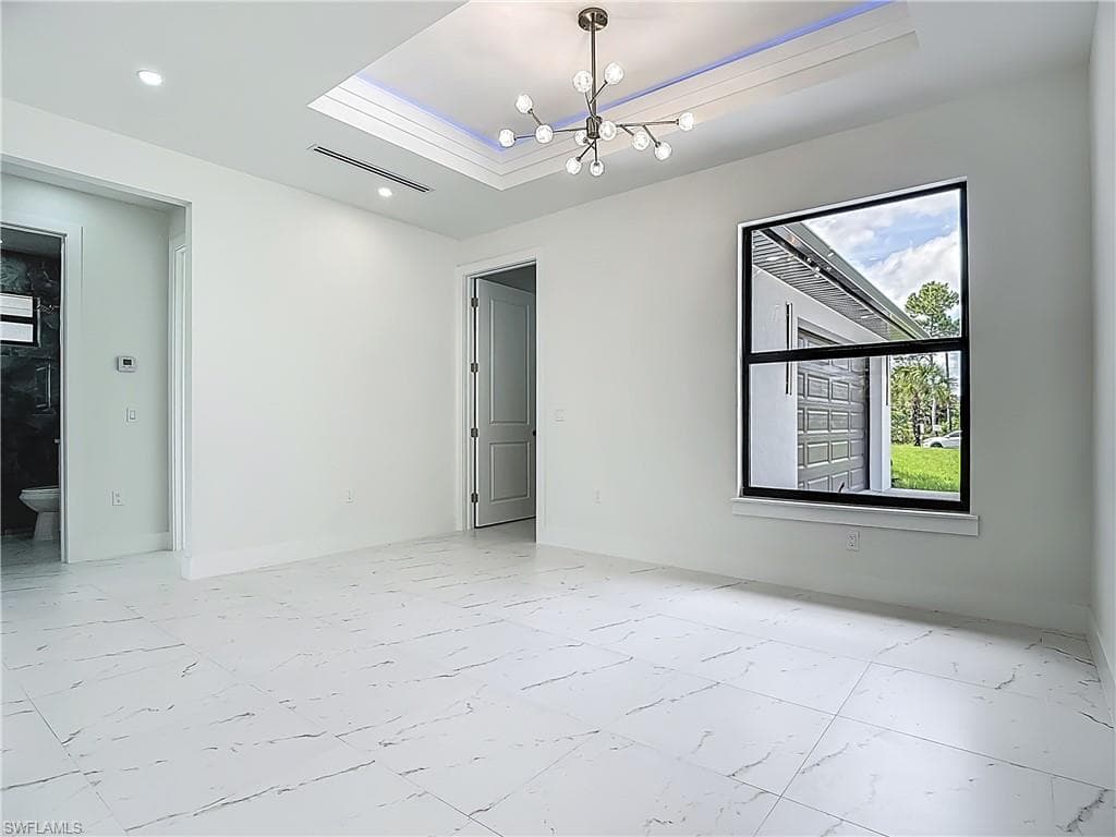 2707 36th Ave SE, Naples, FL 34117-26