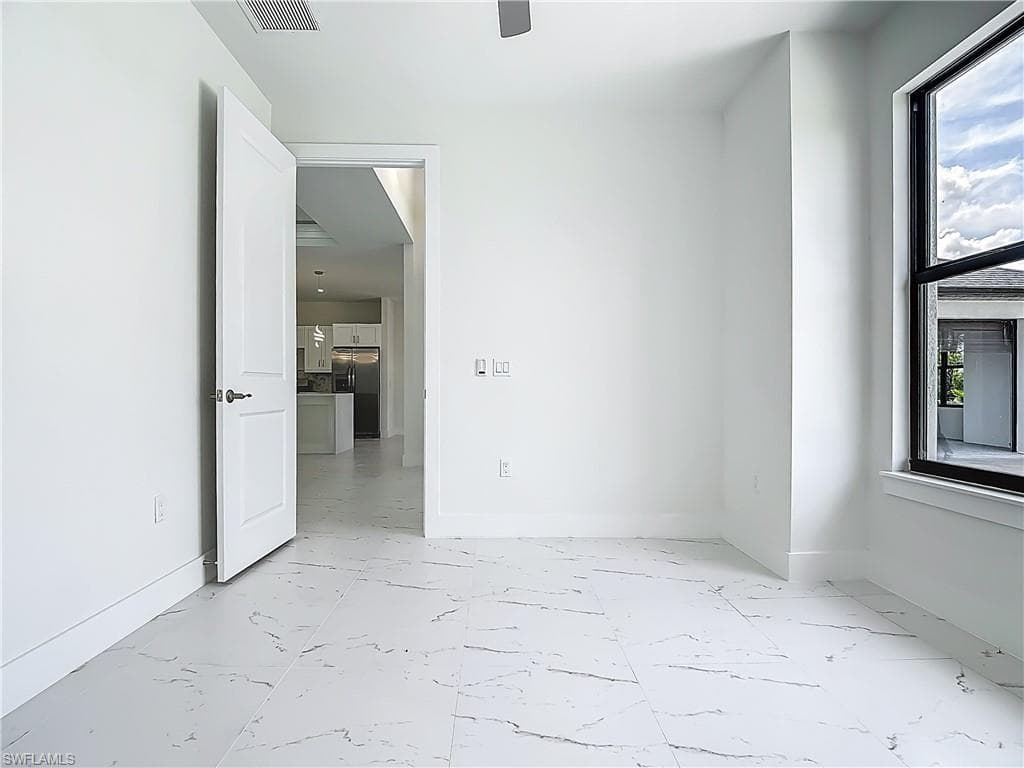 2707 36th Ave SE, Naples, FL 34117-29