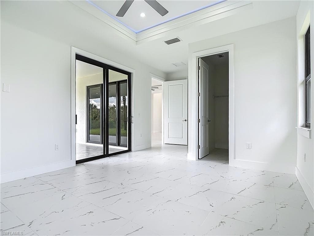 2707 36th Ave SE, Naples, FL 34117-32
