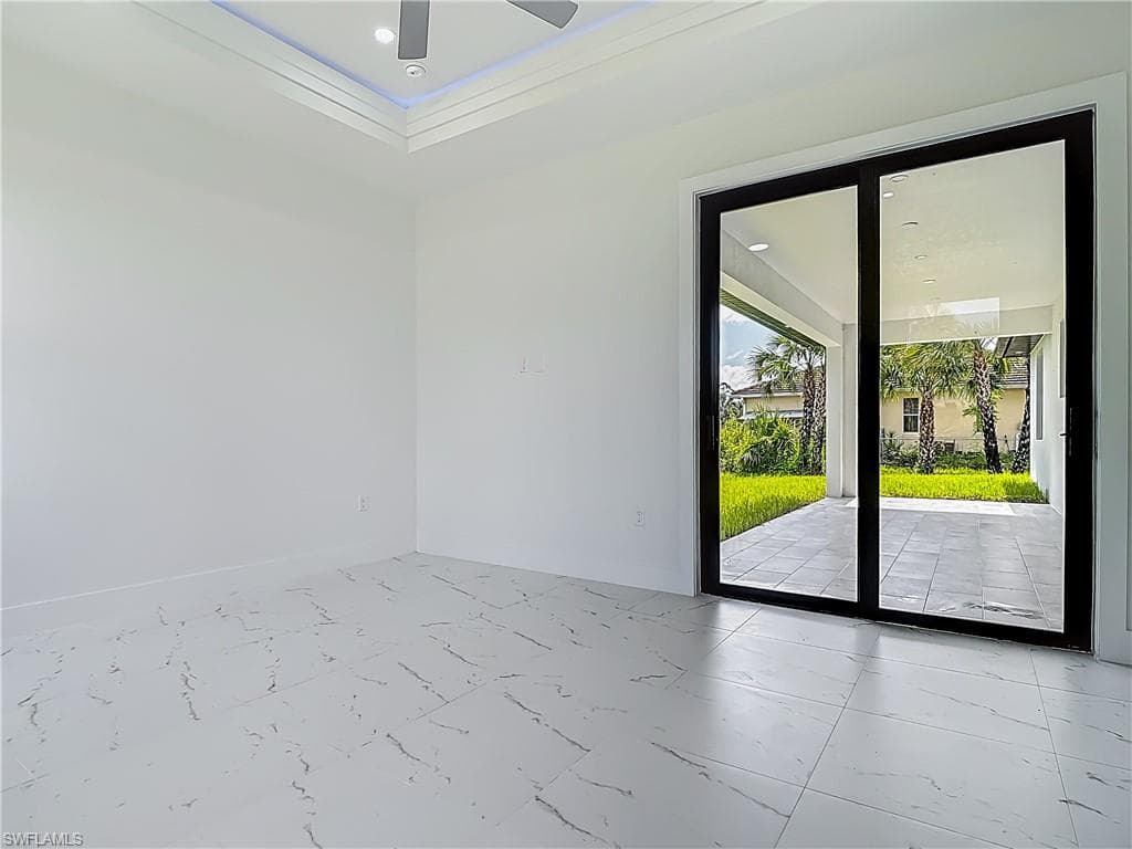 2707 36th Ave SE, Naples, FL 34117-33