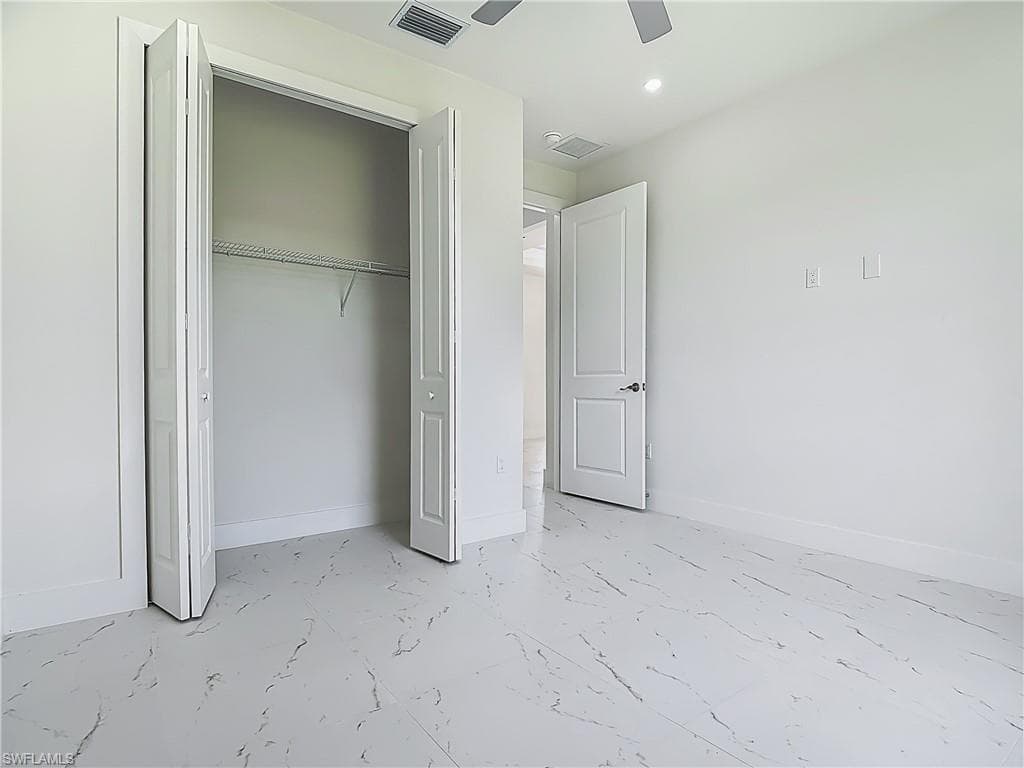 2707 36th Ave SE, Naples, FL 34117-37