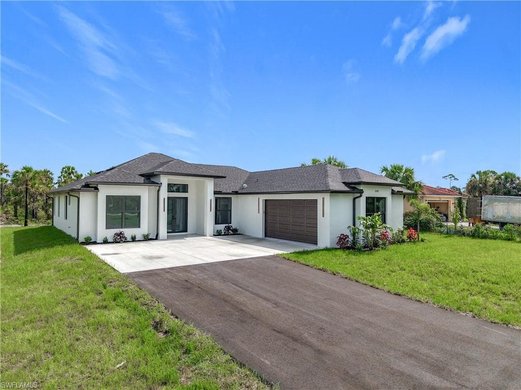 2707 36th Ave SE, Naples, FL 34117-3