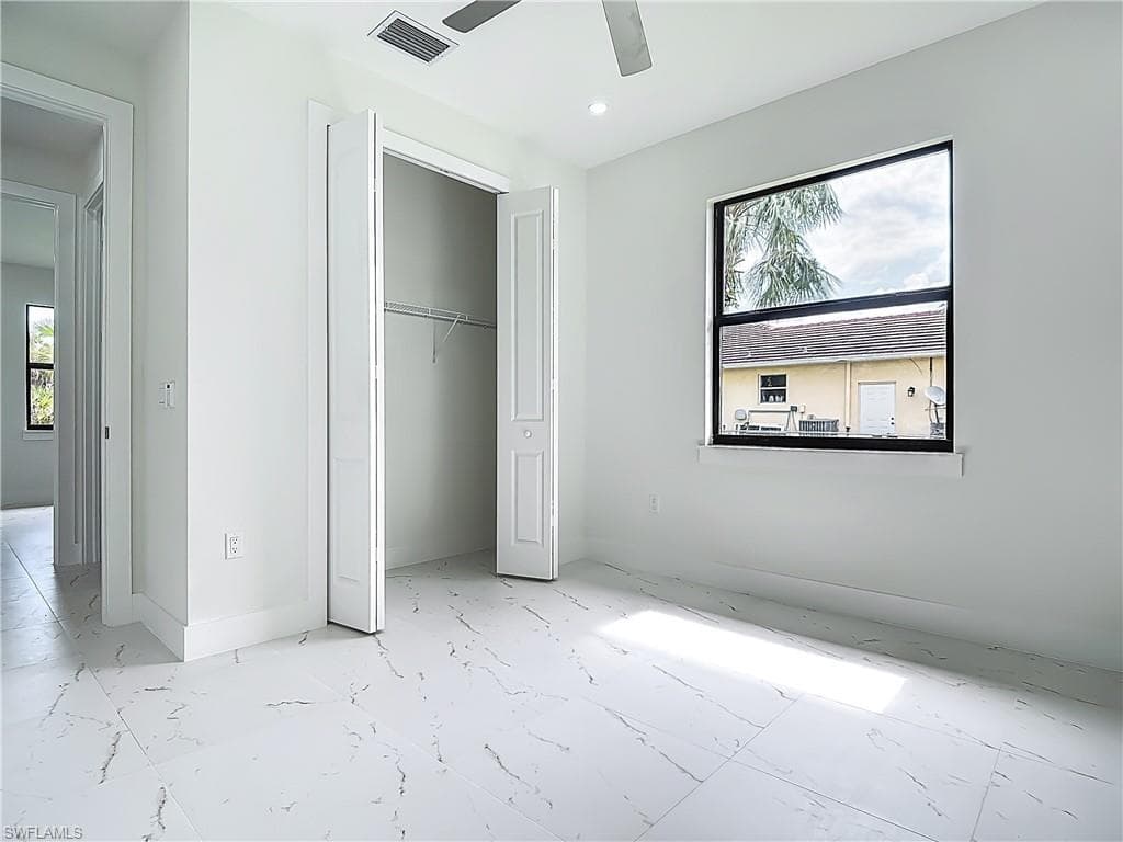 2707 36th Ave SE, Naples, FL 34117-39