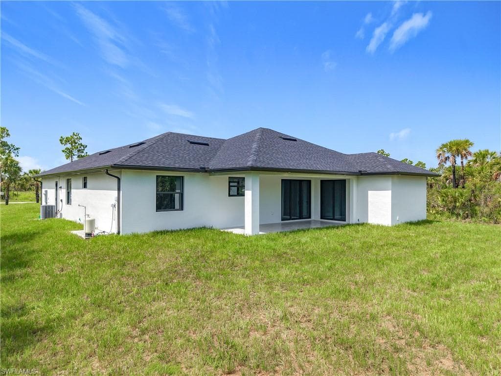 2707 36th Ave SE, Naples, FL 34117-49