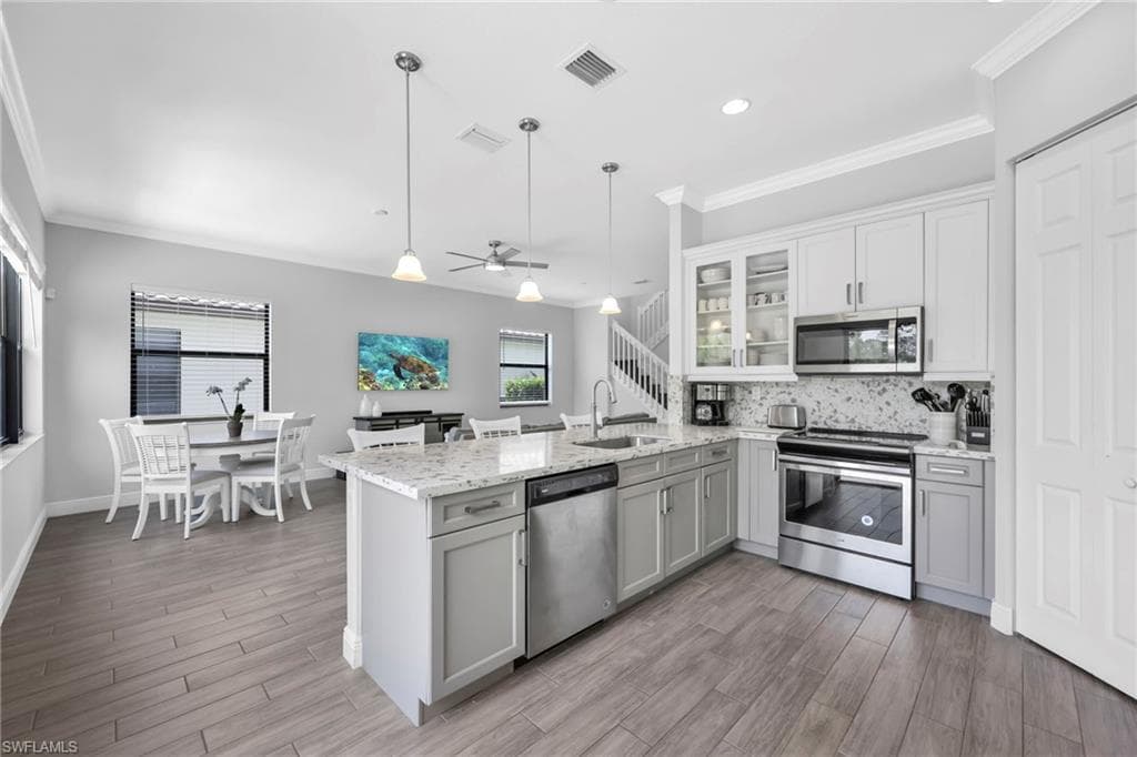 8847 Madrid Cir, Naples, FL 34104-16