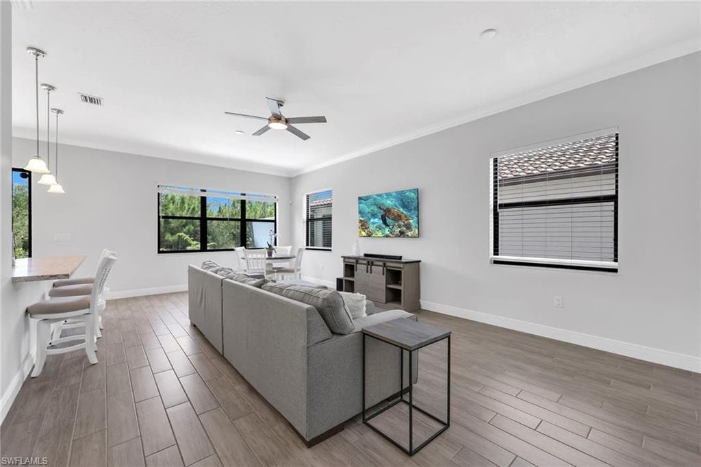8847 Madrid Cir, Naples, FL 34104-8