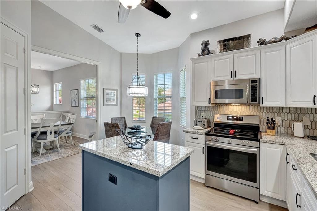 7842 Hawthorne Dr 1703, Naples, FL 34113-10