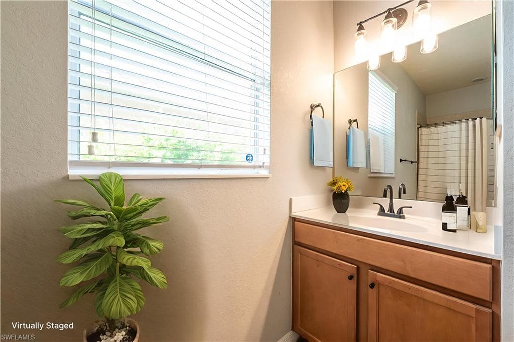 2470 Heydon Cir E, Naples, FL 34120-14