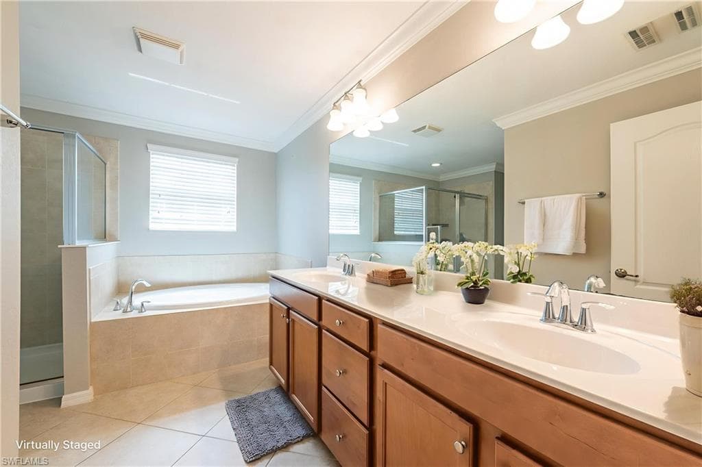 2470 Heydon Cir E, Naples, FL 34120-24