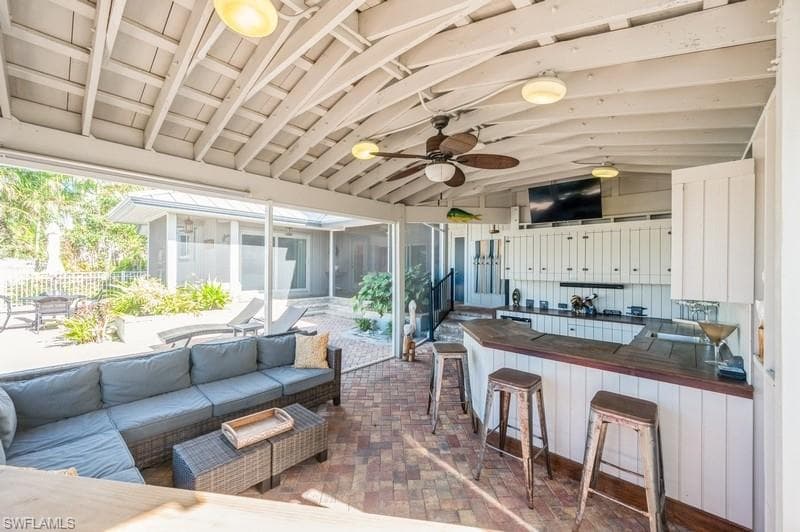 1154 Vernon Pl, Marco Island, FL 34145-17