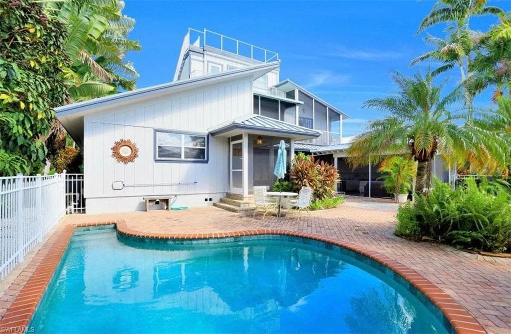 1154 Vernon Pl, Marco Island, FL 34145-19
