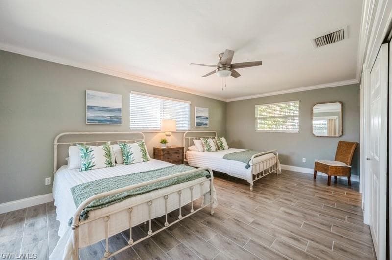 1154 Vernon Pl, Marco Island, FL 34145-24
