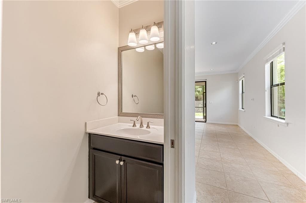 15320 Summit Place Cir 167, Naples, FL 34119-14