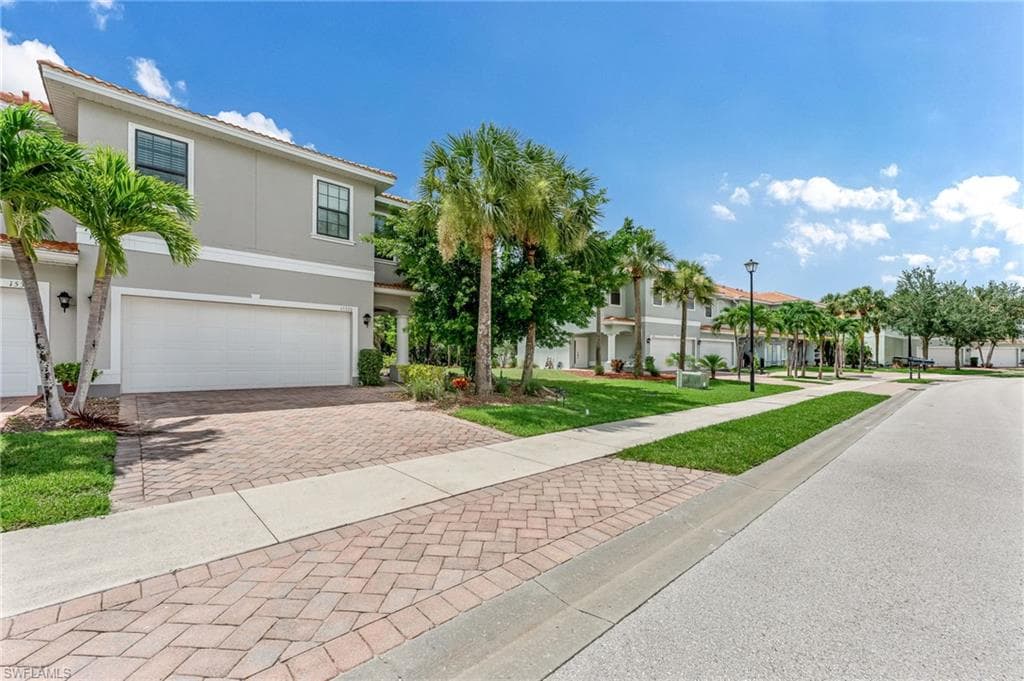 15320 Summit Place Cir 167, Naples, FL 34119-3