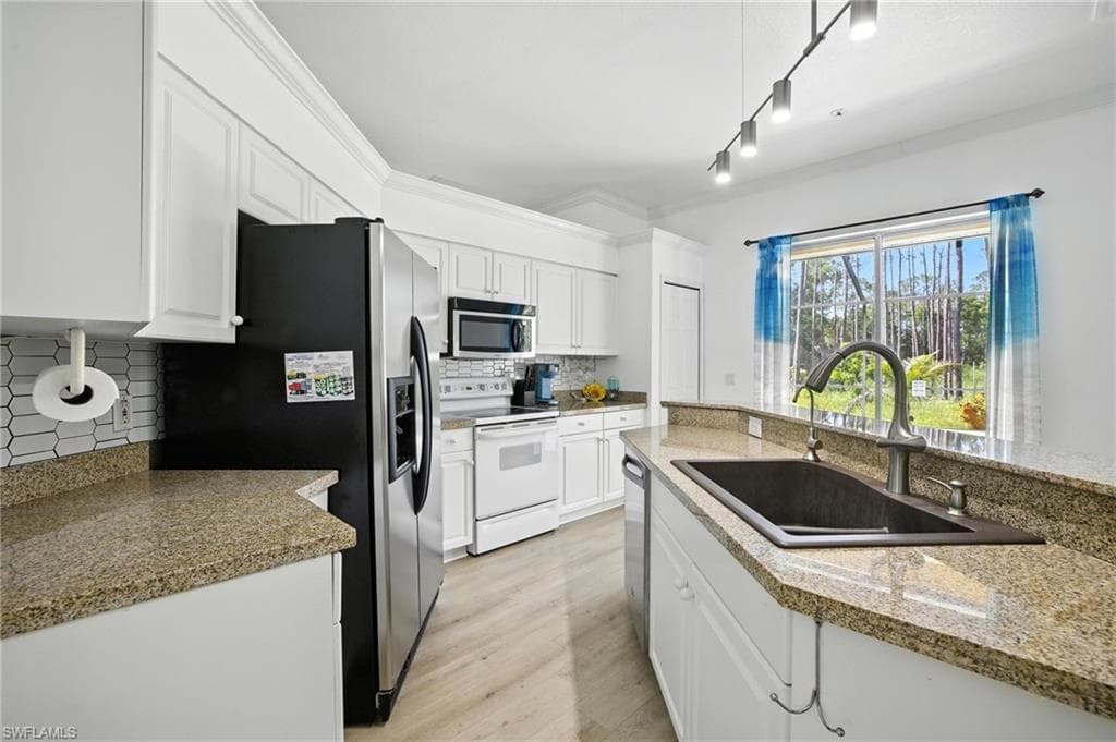 3280 25th Ave SW, Naples, FL 34117-20