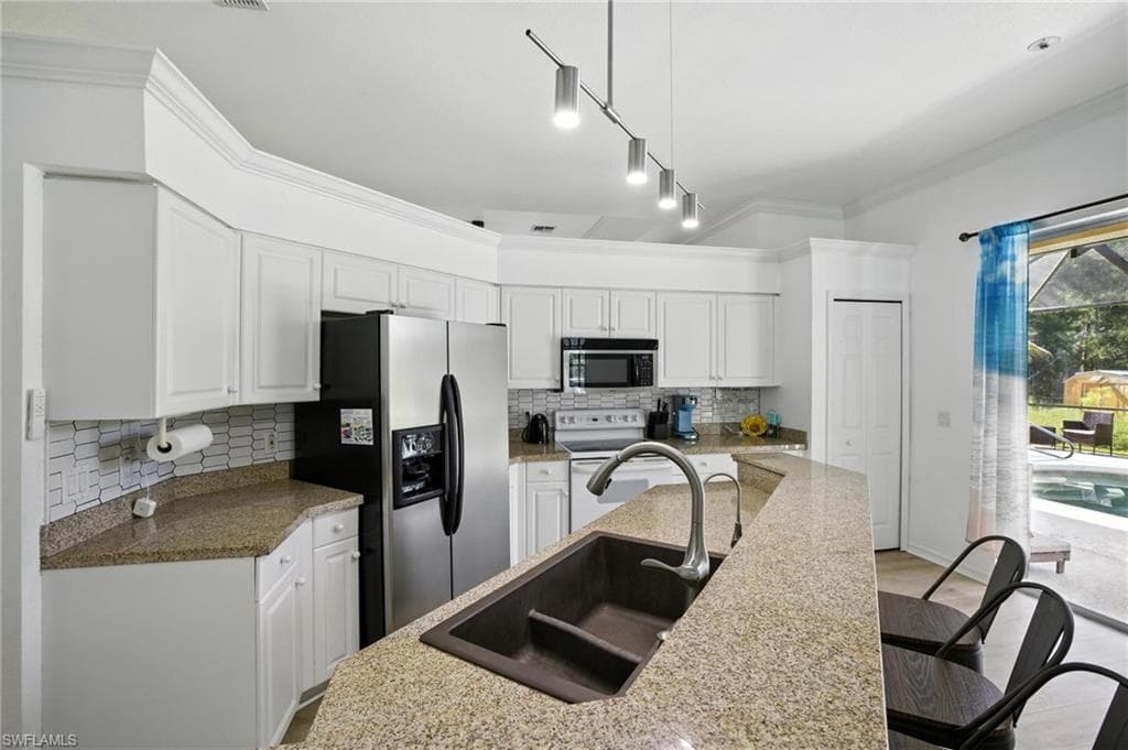 3280 25th Ave SW, Naples, FL 34117-21