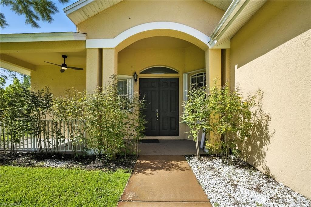 3280 25th Ave SW, Naples, FL 34117-35