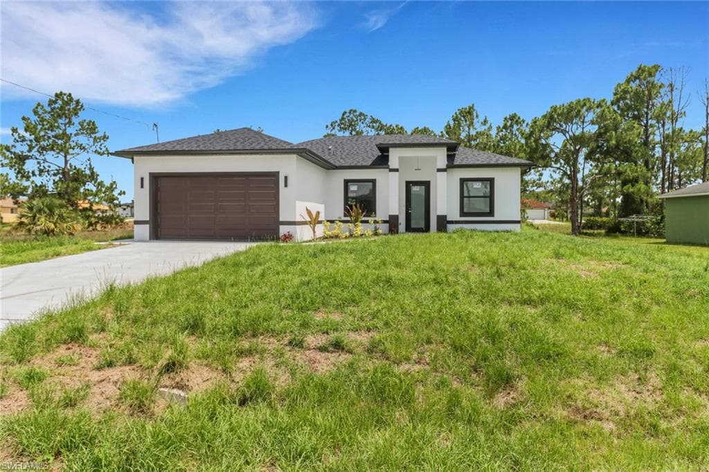 2911 28th St SW, Lehigh Acres, FL 33976-2