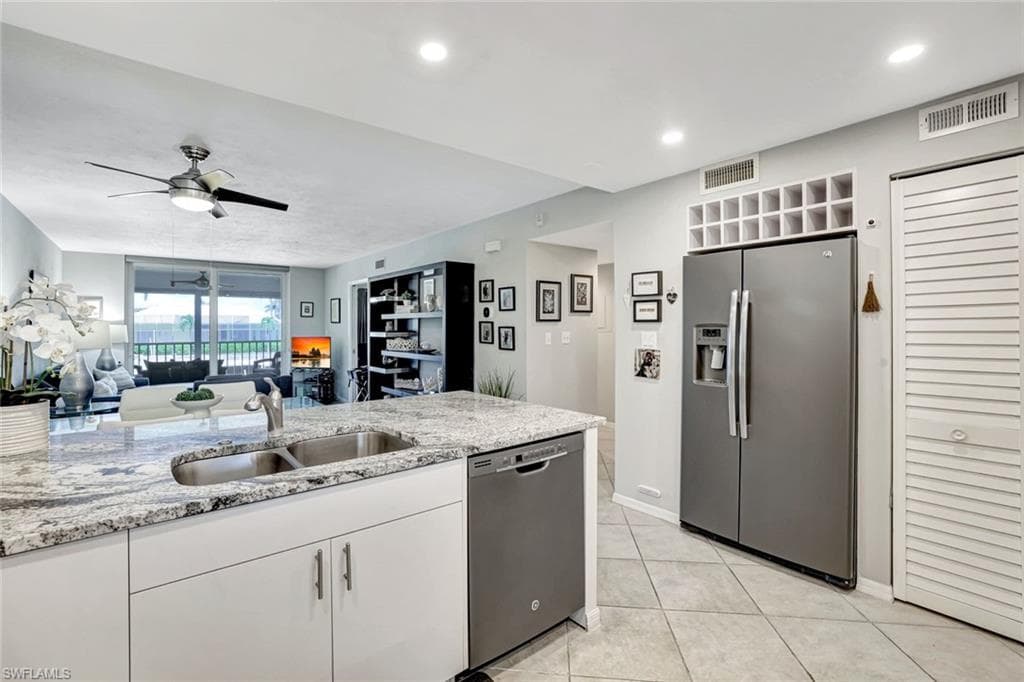 889 Collier Ct 2-203, Marco Island, FL 34145-9