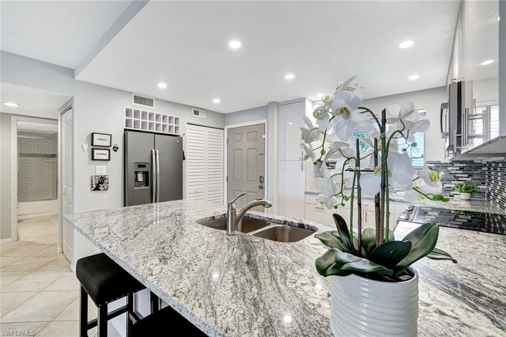 889 Collier Ct 2-203, Marco Island, FL 34145-5