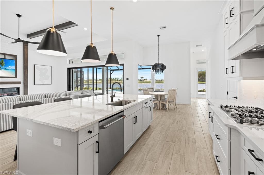 15428 Turin Dr, Naples, FL 34114-9