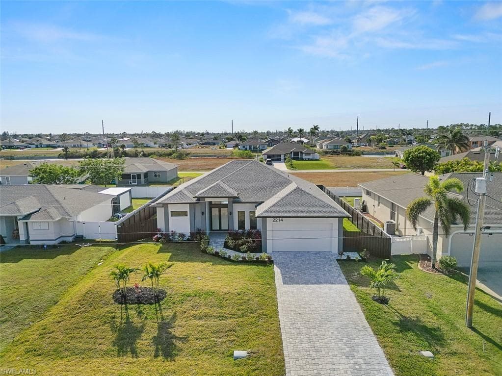 2214 25th Ln, Cape Coral, FL 33993-35