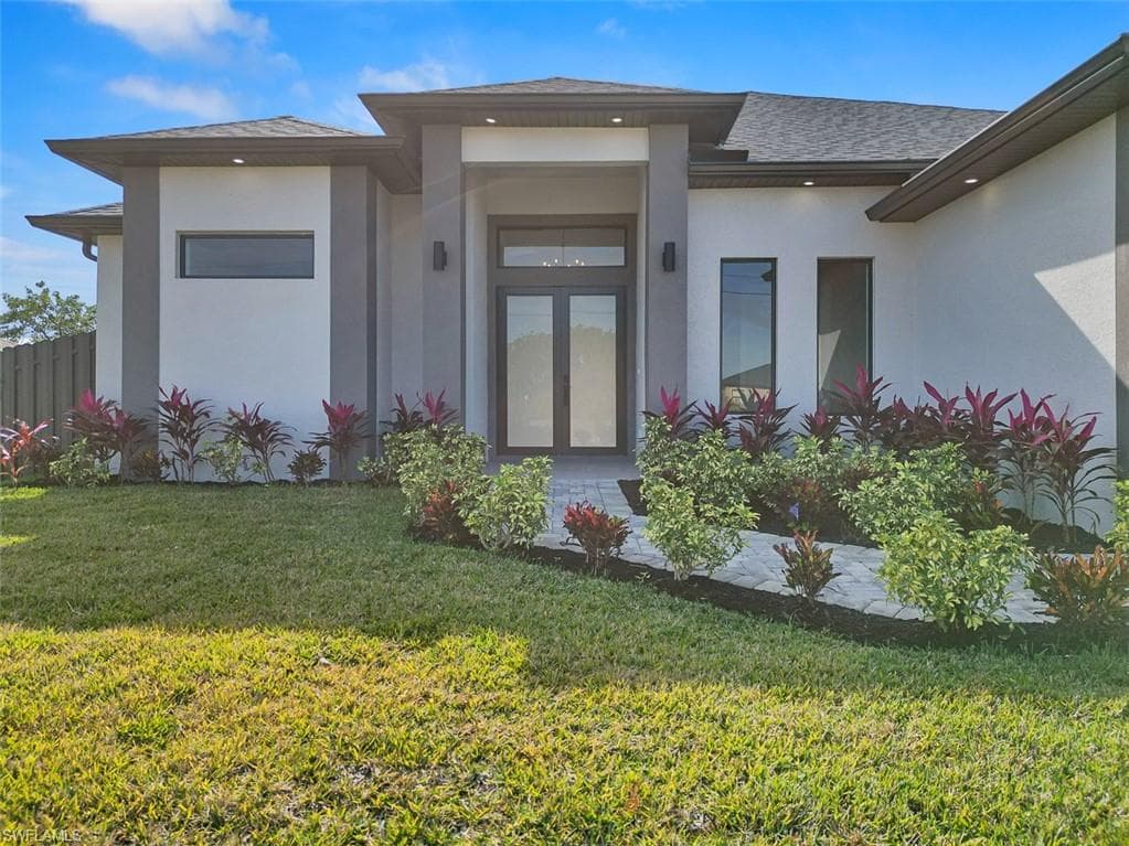 2214 25th Ln, Cape Coral, FL 33993-38