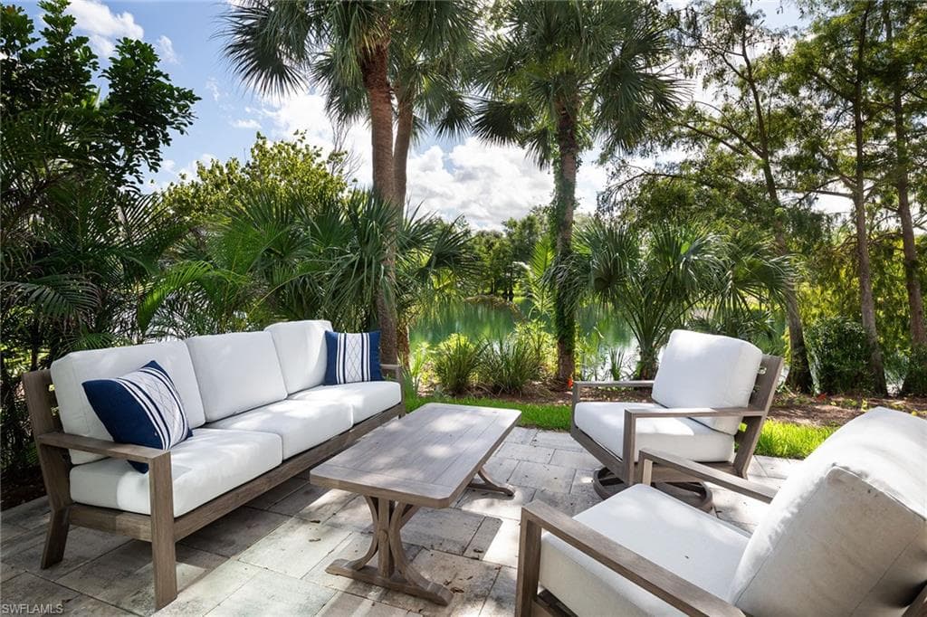 7573 Cordoba Cir, Naples, FL 34109-26