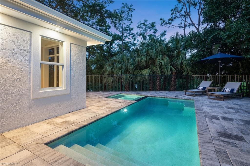 7573 Cordoba Cir, Naples, FL 34109-29