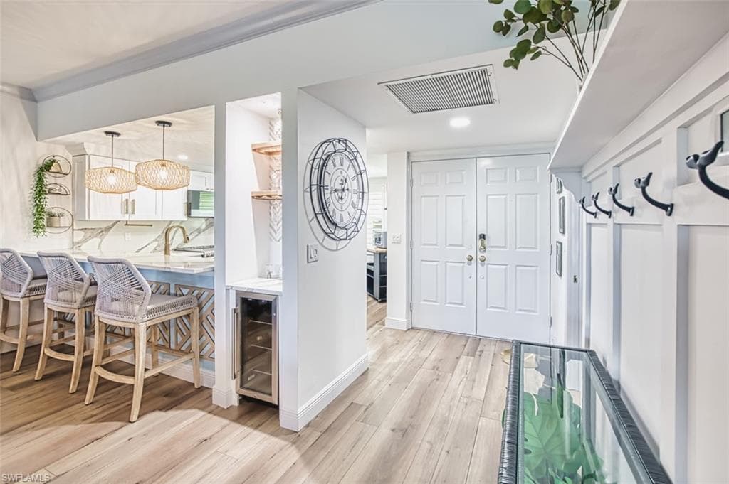 6549 Marissa Loop 21, Naples, FL 34108-11