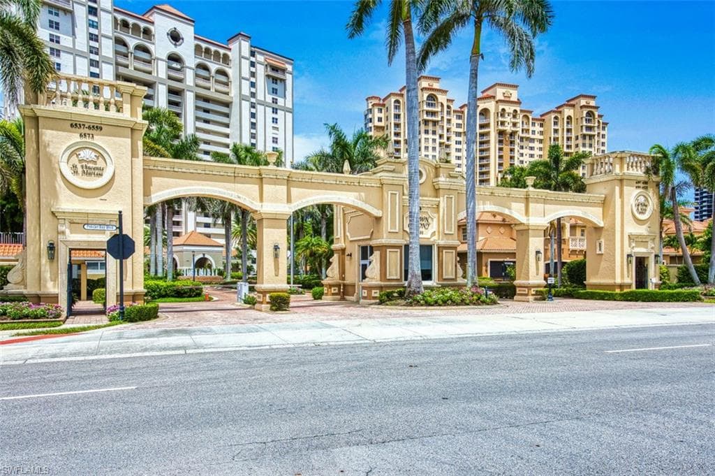 6549 Marissa Loop 21, Naples, FL 34108-2