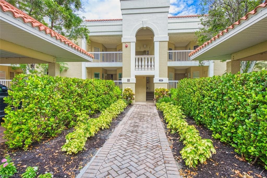 6549 Marissa Loop 21, Naples, FL 34108-7