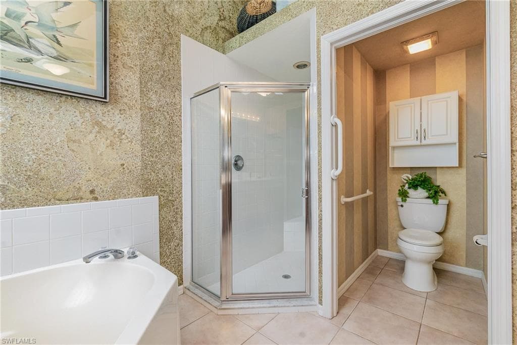 28501 Hidden Lake Dr, Bonita Springs, FL 34134-16