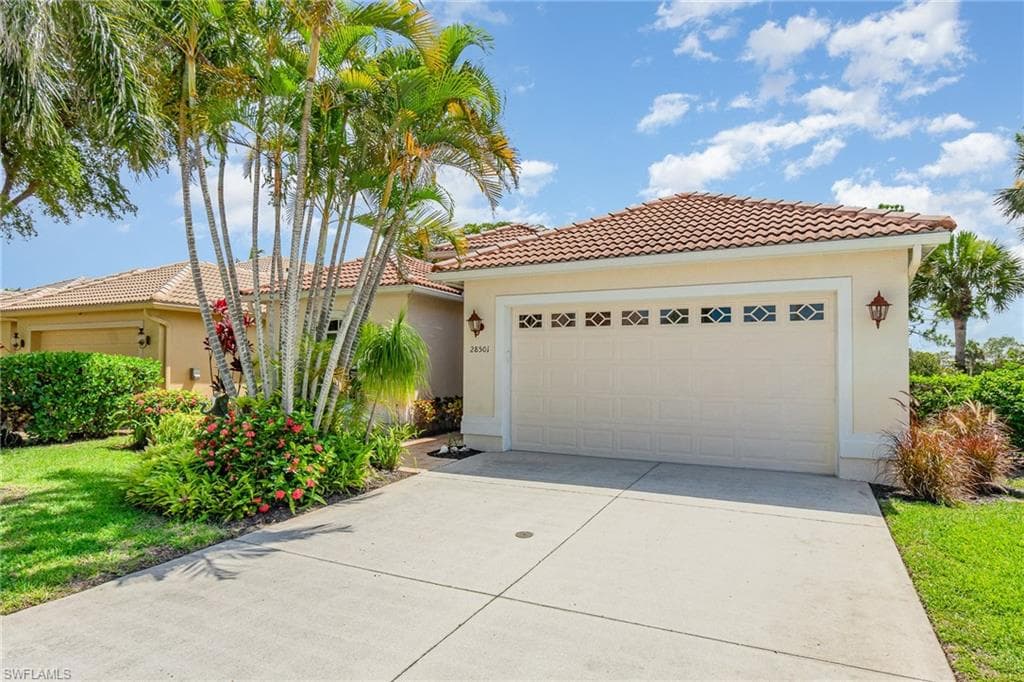 28501 Hidden Lake Dr, Bonita Springs, FL 34134-3