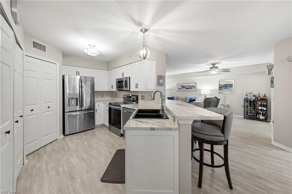 15495 Cedarwood Ln 9-103, Naples, FL 34110-3