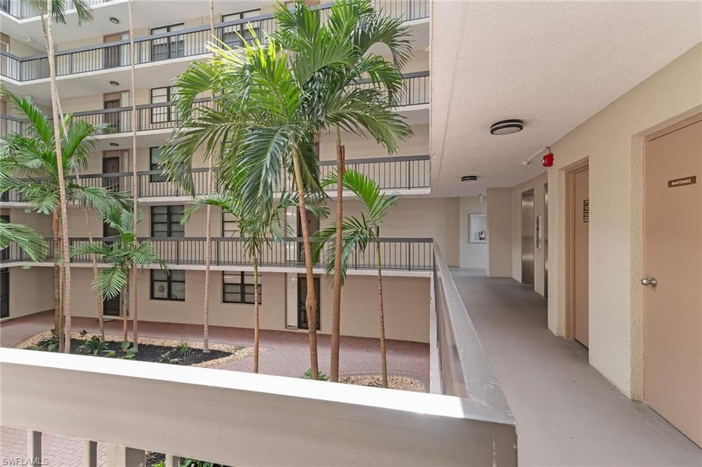 651 Seaview Ct B202, Marco Island, FL 34145-19