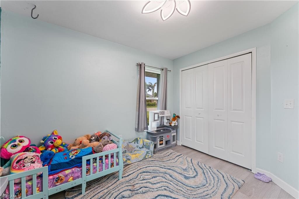 420 10th Ave, Cape Coral, FL 33990-25