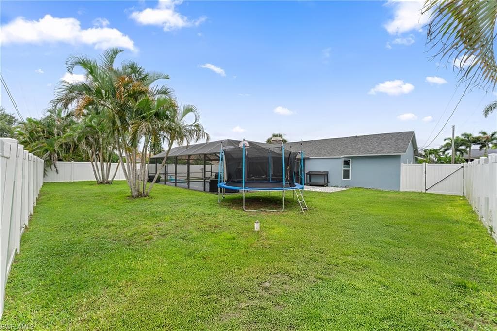 420 10th Ave, Cape Coral, FL 33990-33