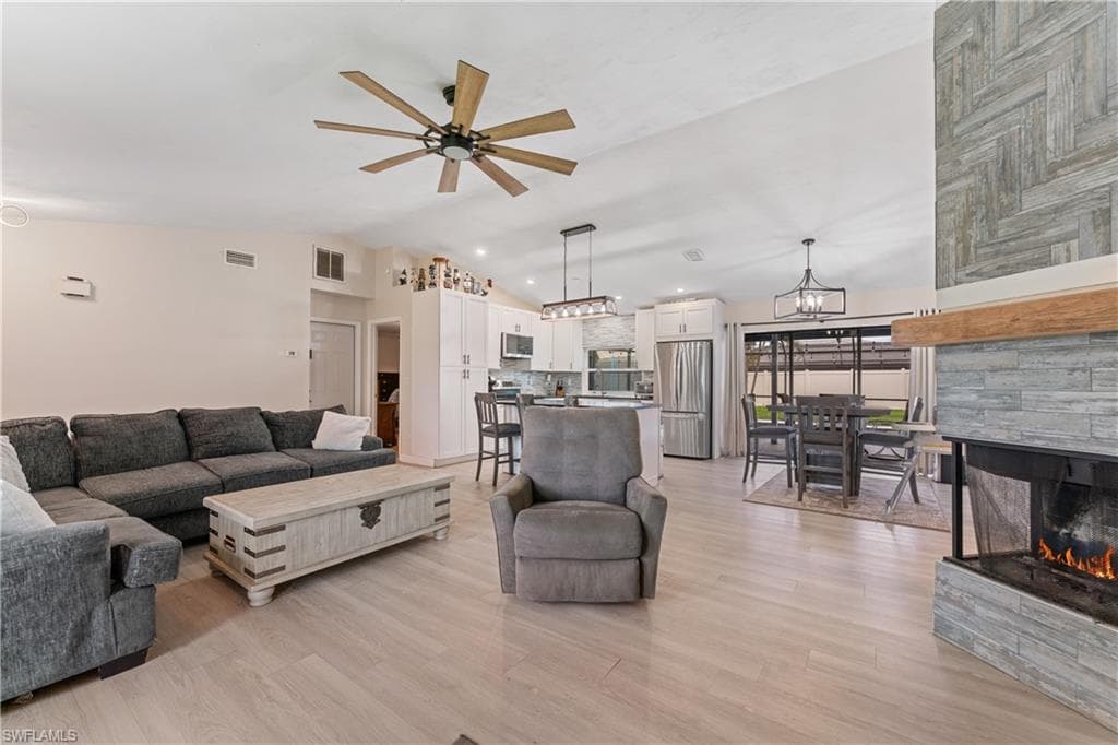 420 10th Ave, Cape Coral, FL 33990-8