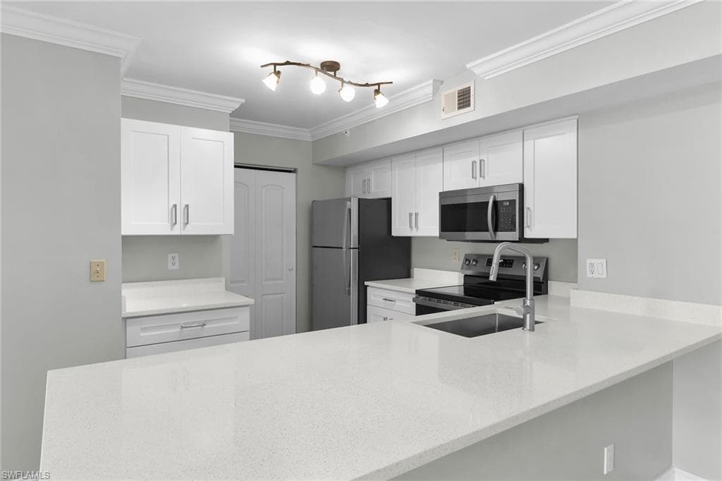 1835 Florida Club Cir 3107, Naples, FL 34112-17