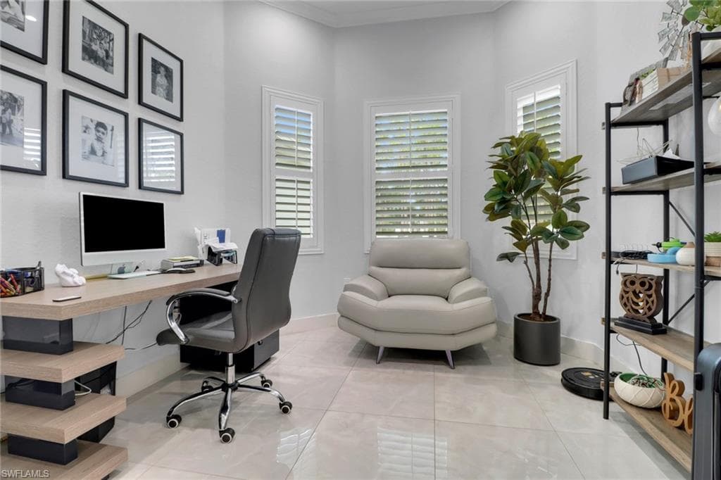 1086 21st St SW, Naples, FL 34117-17