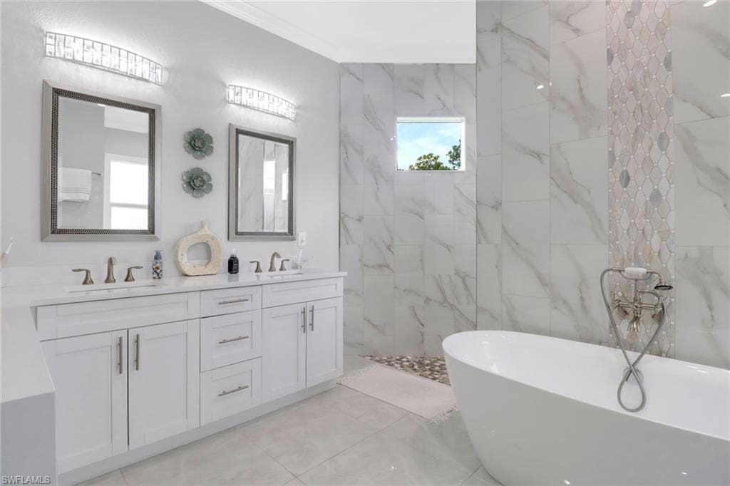 1086 21st St SW, Naples, FL 34117-22
