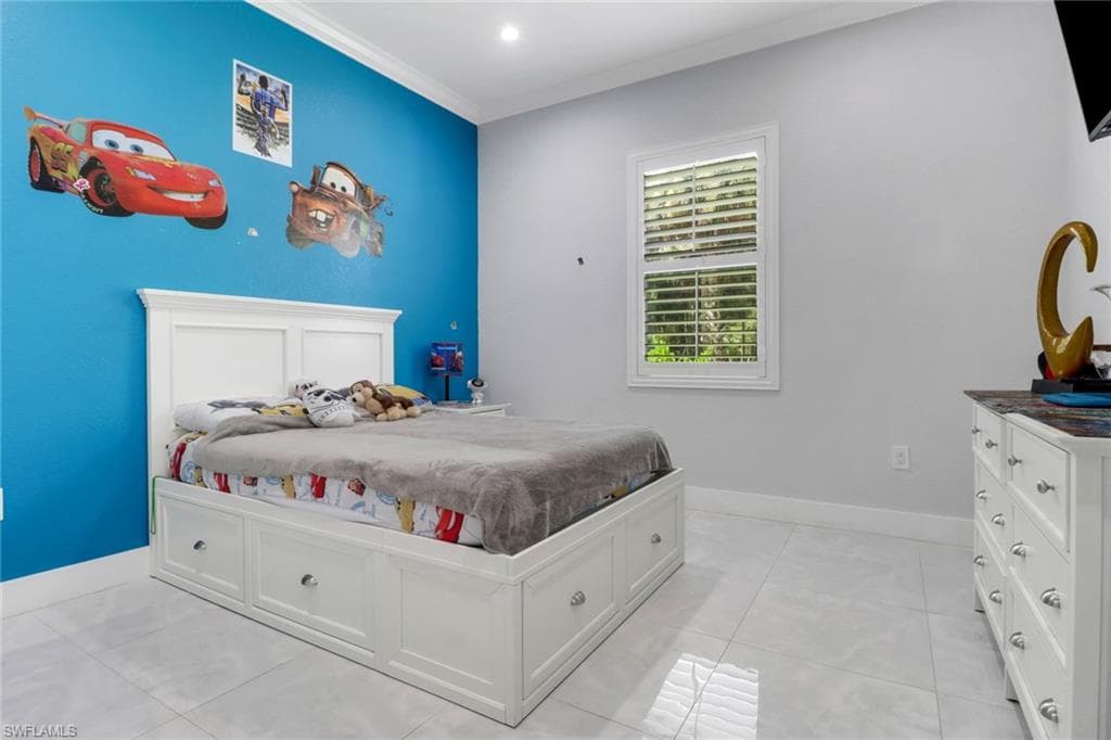 1086 21st St SW, Naples, FL 34117-27