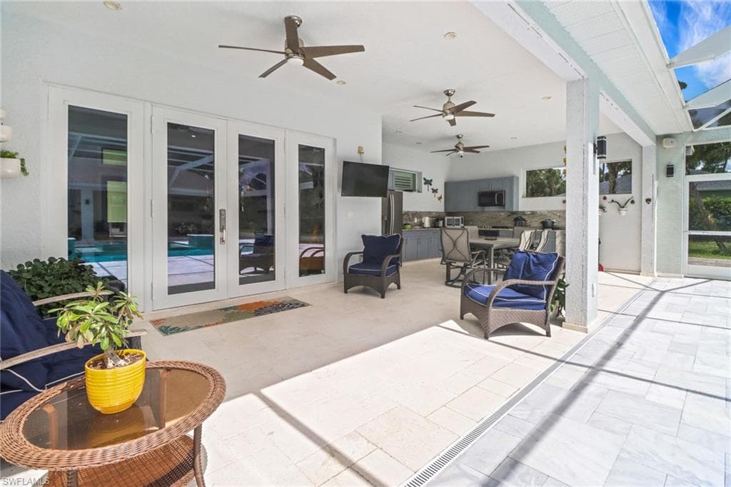 1086 21st St SW, Naples, FL 34117-30