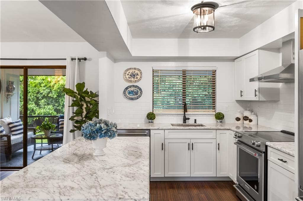 65 Tahiti Rd, Marco Island, FL 34145-9